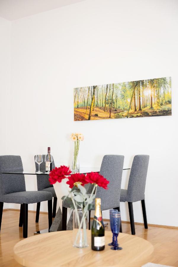 Premium 80 M2 Apartment - Free Parking Wina Bagian luar foto