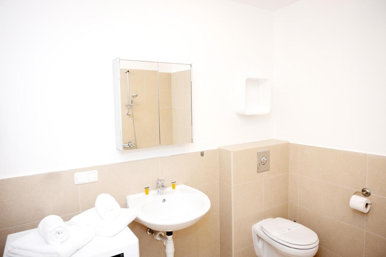 Premium 80 M2 Apartment - Free Parking Wina Bagian luar foto